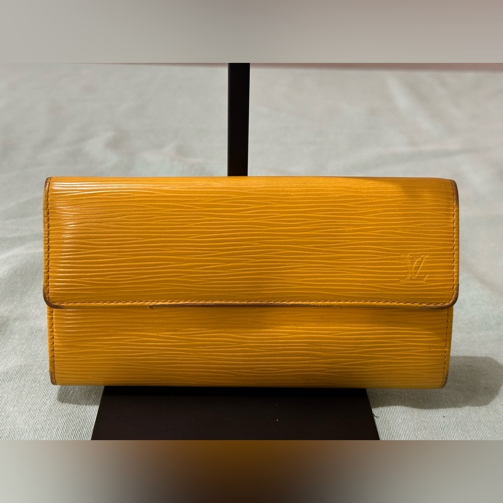 Authentic vintage Louis Vuitton Yellow Women's wallet